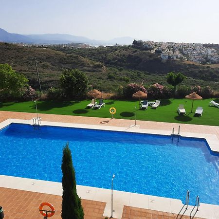Atico Familiar Vistas Al Mar Apartment Manilva Exterior photo