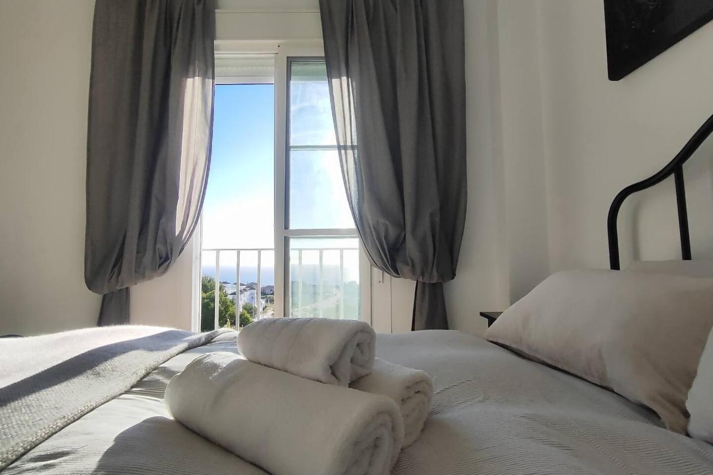 Atico Familiar Vistas Al Mar Apartment Manilva Exterior photo